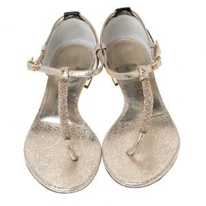 CHANEL Sandales 36 Chanel Cuir Doré Patent Leather and Bead Sandals